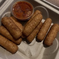 Toss 'N Sauce Italian Pizzeria - Mozzarella sticks