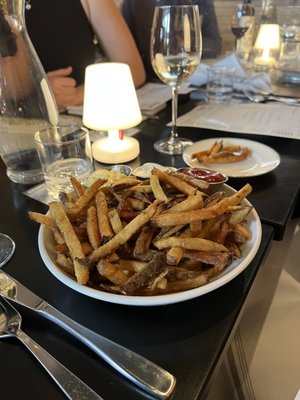 715 Restaurant by null