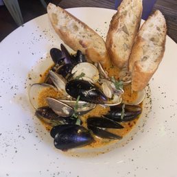 Steamed Clams/Mussels Steamed Clams/Mussels