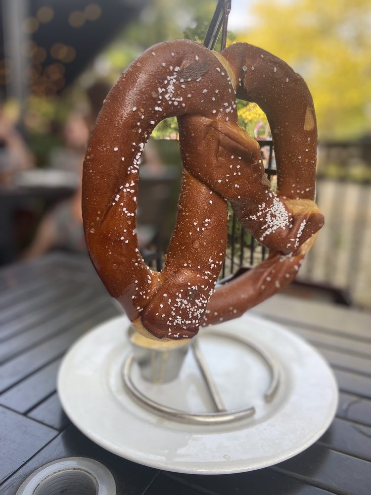 RAMSEY’S TRAILSIDE Updated September 2024 137 Photos & 206 Reviews 200 W Loveland Ave