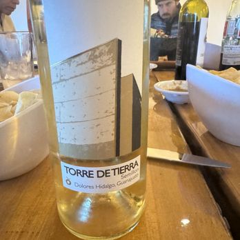 Casa 16 - Vino Blanco - Latin American Near Me - Phoenix, Arizona
