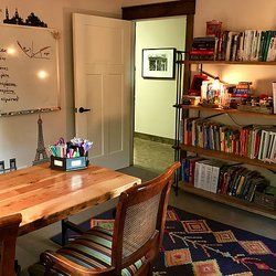 Strategic Academic Services - Cozy SAS teaching room.
