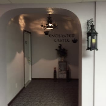 Enchanted Castle Hotel - Hotels Near Me - Regent, North Dakota