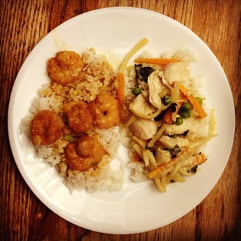 Thai Smile Restaurant - Garlic Shrimp (Left) and Green Curry Chicken (Right) - Thai Near Me - Palos Heights, Illinois
