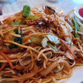 Imperial Garden - Vegetable Chow Mein - Chinese Near Me - Milwaukie, Oregon Imperial Garden - Vegetable Chow Mein - Chinese Near Me - Milwaukie, Oregon