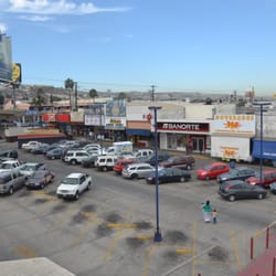Swap Meet  5 y 10 - Estacionamiento