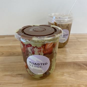 Toasted Verse - Dubai Strawberry Cup - Desserts Near Me - Sherman Oaks, California