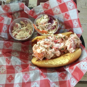 Bostwick's Chowder House - Lobster roll - Seafood Near Me - East Hampton, New York