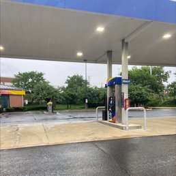 Exterior photo of Gatehouse Plaza Sunoco - Falls Church, Virginia Exterior photo of Gatehouse Plaza Sunoco - Falls Church, Virginia