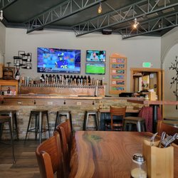 Creekside Pizza & Taproom