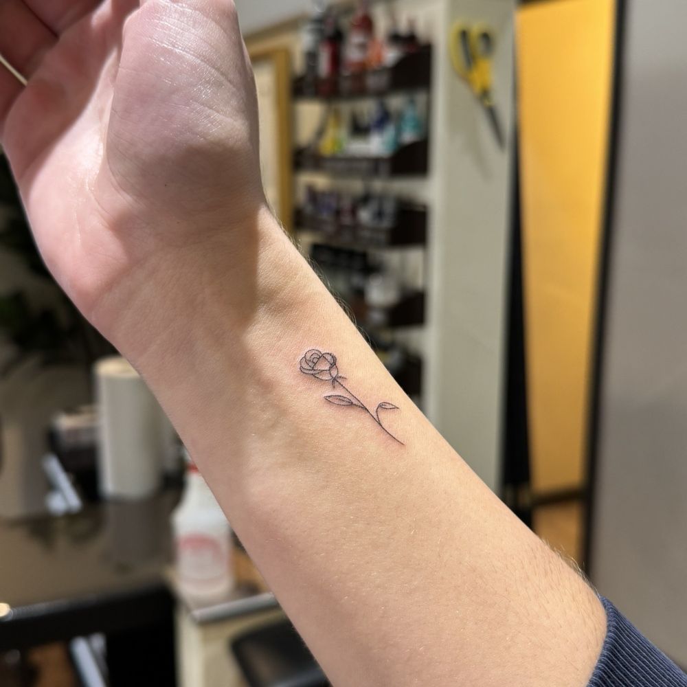 Guitars down, paintbrushes up: Punk rockers hit the canvas in Soho –  amNewYork, image size:1000x1000