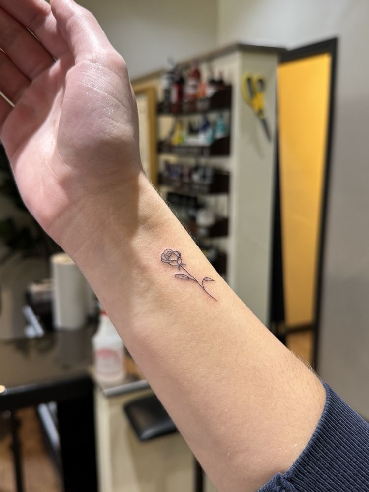 Gypsy Tattoo Parlor Logo
