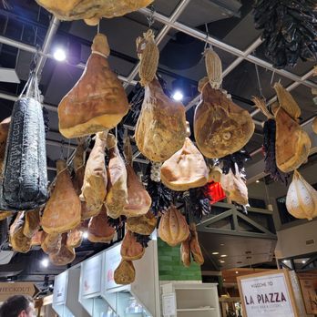 Eataly Boston - Pizza Near Me - Boston, Massachusetts Eataly Boston - Pizza Near Me - Boston, Massachusetts