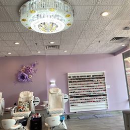 New modern chairs and huge selection of color (my girl loves that)! New modern chairs and huge selection of color (my girl loves that)!