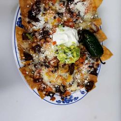 Sivar's Antojitos Salvadoreños - Nachos