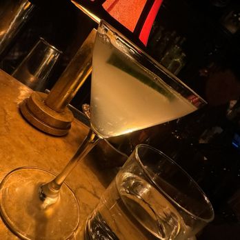 Gilt Bar - Cucumber martini - New American Near Me - Chicago, Illinois Gilt Bar - Cucumber martini - New American Near Me - Chicago, Illinois