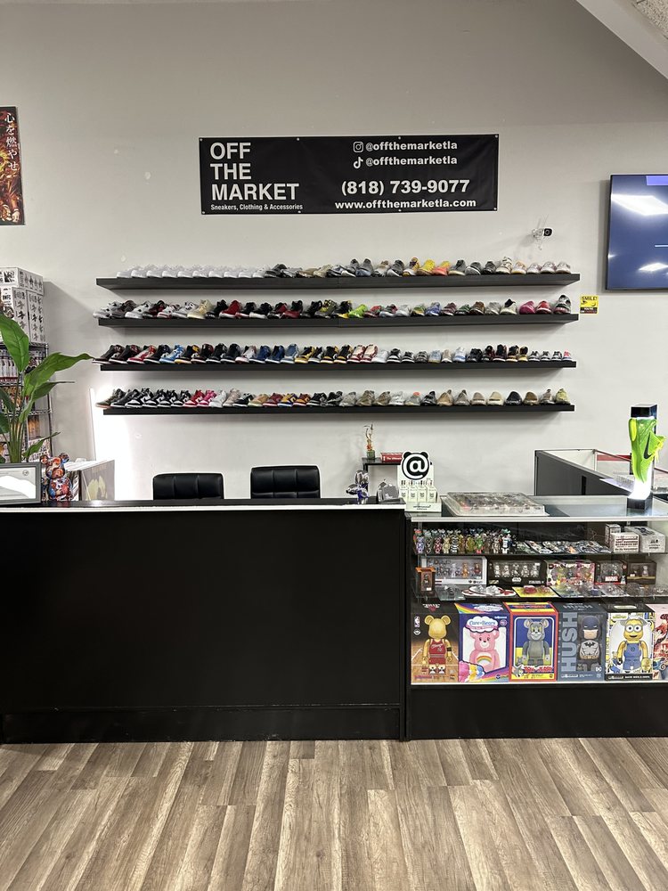 OFF THE MARKET 21425 Sherman Way, Canoga Park, California Shoe