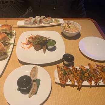 Kona Grill - Pot stickers, bbq flat bread, fried rice, sliders, avocado egg rolls, and spicy tuna roll with a side of spicy Mayo - New American Near Me - Iselin, New Jersey Kona Grill - Pot stickers, bbq flat bread, fried rice, sliders, avocado egg rolls, and spicy tuna roll with a side of spicy Mayo - New American Near Me - Iselin, New Jersey