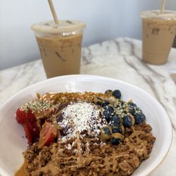 Raw and Juicy - Smoothie bowl
