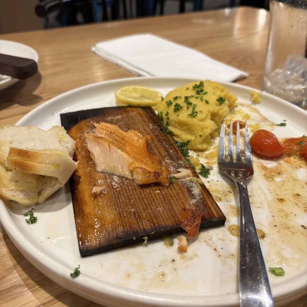 Roma Table - Salmon - Italian Near Me - Sevierville, Tennessee Roma Table - Salmon - Italian Near Me - Sevierville, Tennessee