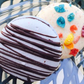 Les Amis Bake Shoppe - Desserts Near Me - Baton Rouge, Louisiana