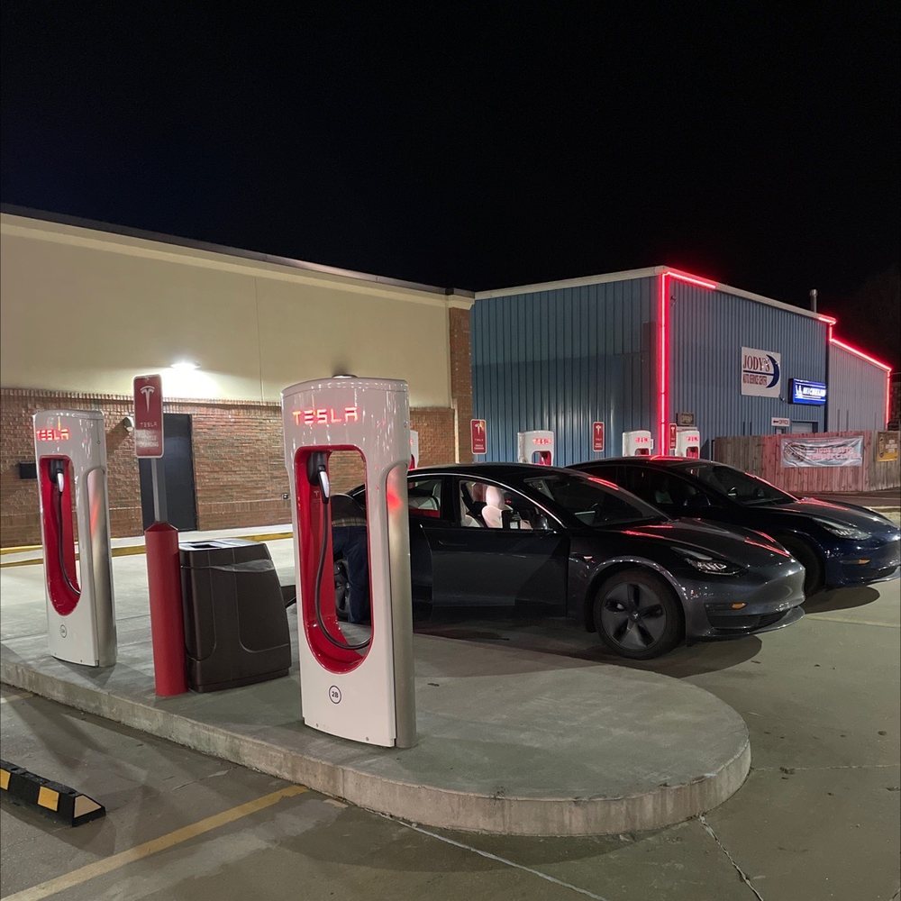 TESLA SUPERCHARGER Updated April 2024 500 Pointer Trail, Van Buren