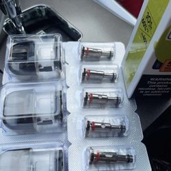 3 Monkeys Smoke Shop - You can visibly see a huge crack in the middle one. Great job dude!