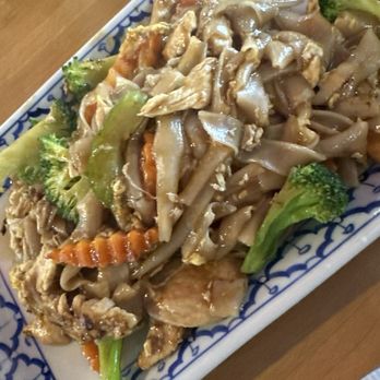Thai Sweet Basil - Pad See Ew - Thai Near Me - Tampa, Florida Thai Sweet Basil - Pad See Ew - Thai Near Me - Tampa, Florida