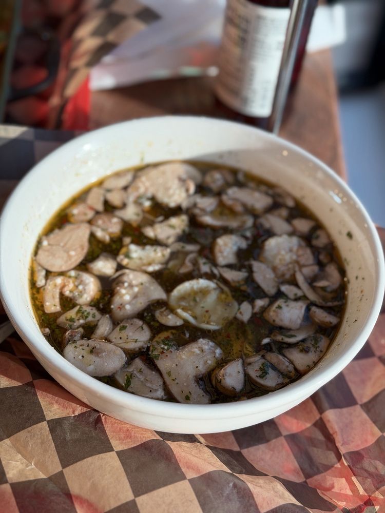 Little Hats Market Logo