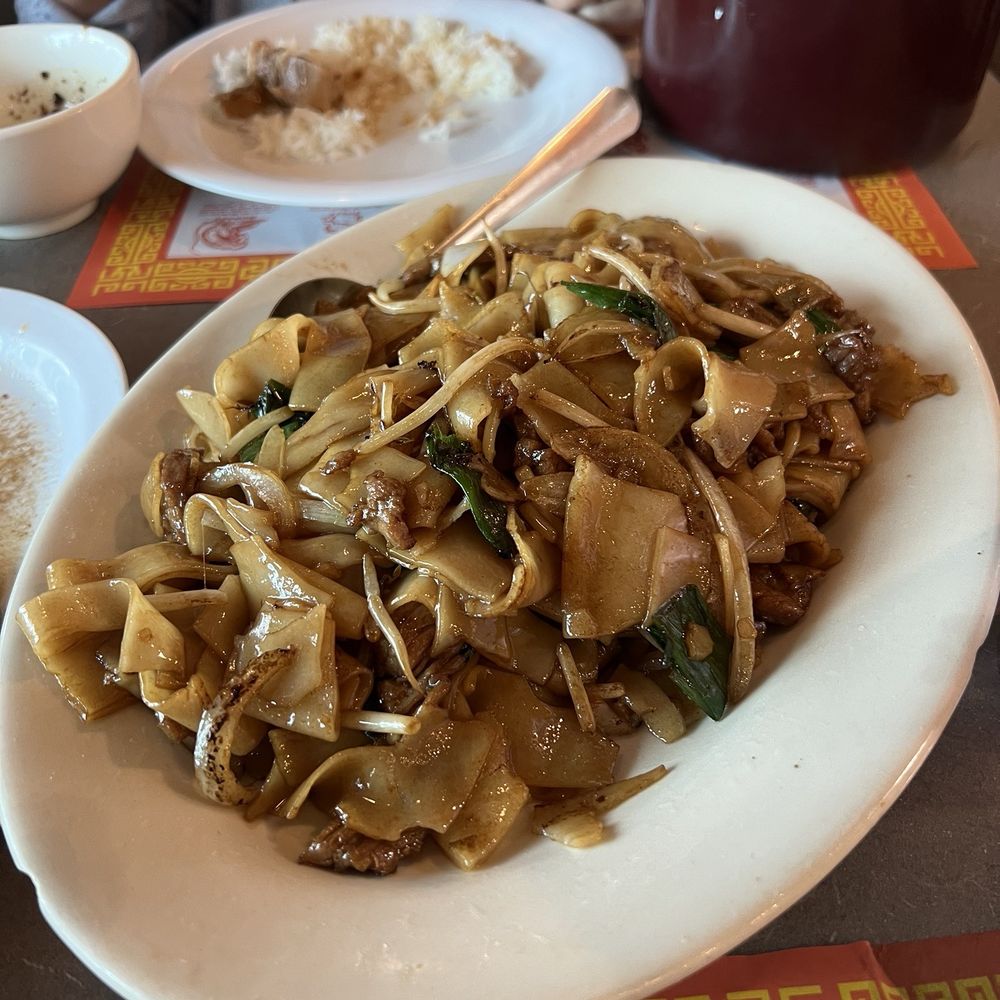 First Chinese Barbecue - 419. Beef Flat Noodle & Black Bean Sauce - Barbeque Near Me - Austin, Texas First Chinese Barbecue - 419. Beef Flat Noodle & Black Bean Sauce - Barbeque Near Me - Austin, Texas