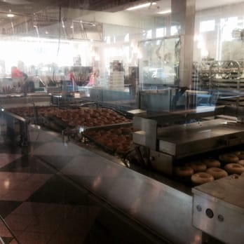 Krispy Kreme - The conveyor belt of happiness - Donuts Near Me - Kahului, Hawaii