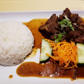 Saigon Etoile - Porc au caramel--savory and a little sweet but VERY delicious! - Vietnamese Near Me - Paris, 75 Saigon Etoile - Porc au caramel--savory and a little sweet but VERY delicious! - Vietnamese Near Me - Paris, 75