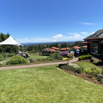 Blakeslee Vineyard Estate - The view of Mt Hood is unbeatable - Wine Tasting Room Near Me - Sherwood, Oregon