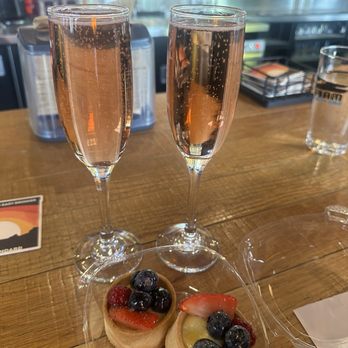 Sandia Saloon - One of the Rose' they offer and two tartlets from the store - Beer Bar Near Me - Albuquerque, New Mexico