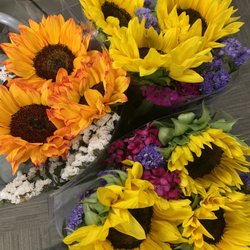 Farmers Market - County of Riverside - Fresh flowers!