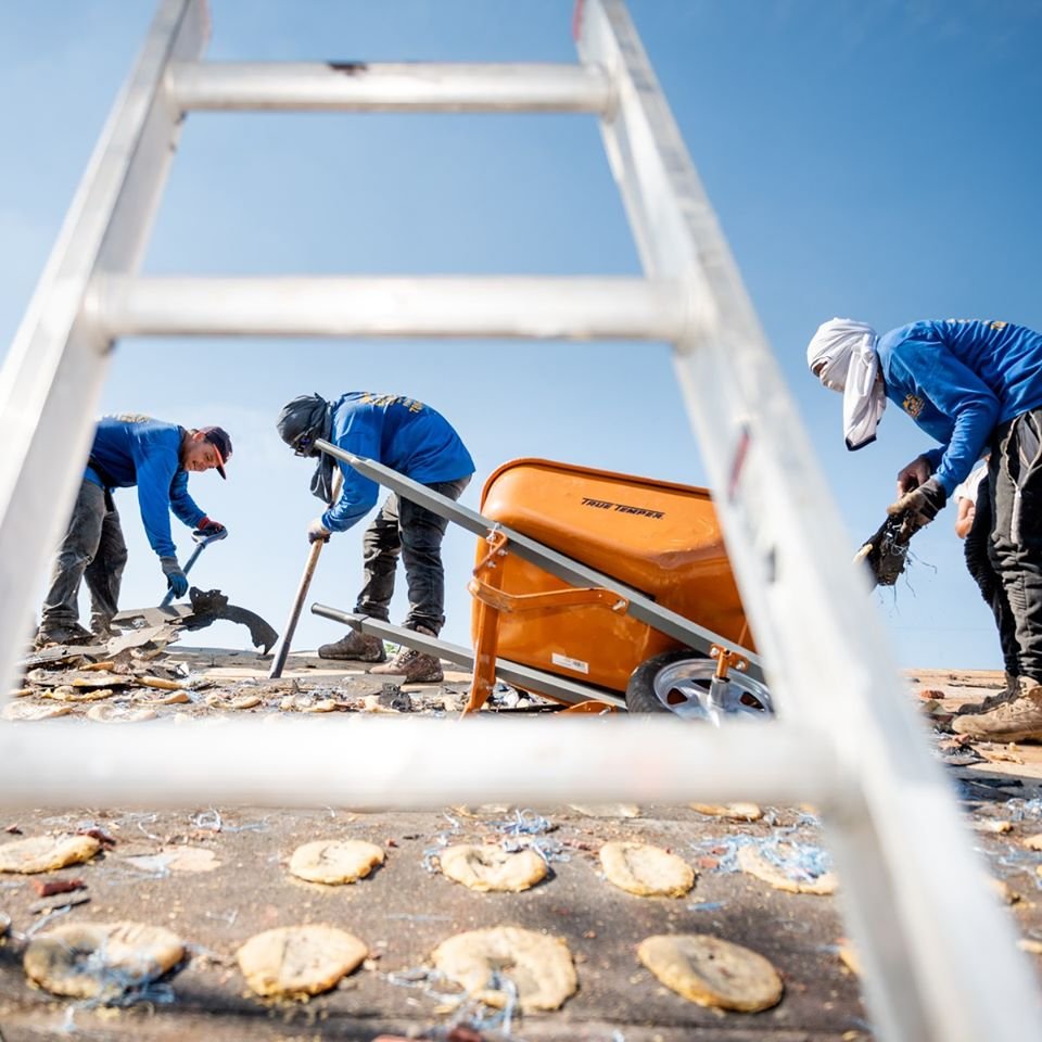Slide of El Mago Roofing