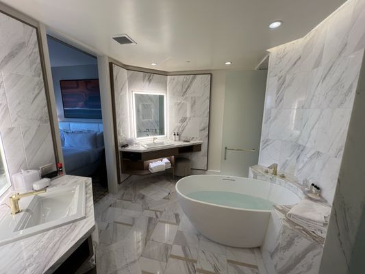 Crockfords Las Vegas, LXR Hotels & Resorts by null