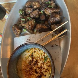 Rosemary NY Steak Bites with Smoked Gouda Fondue Rosemary NY Steak Bites with Smoked Gouda Fondue