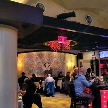 Serafina - Broadway - Italian Near Me - New York, New York