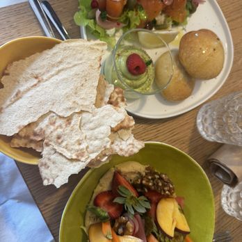 Casa e Bottega - Salmon and hummus - Gluten-Free Near Me - Positano, SA Casa e Bottega - Salmon and hummus - Gluten-Free Near Me - Positano, SA