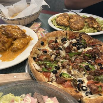Manny's Restaurant - Greek Near Me - Boiling Springs, South Carolina Manny's Restaurant - Greek Near Me - Boiling Springs, South Carolina