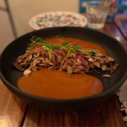 La Olla - Mole amarillo con champiñones