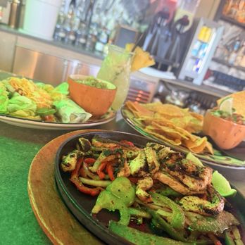 Social Cantina - Carmel - Tacos Near Me - Carmel, Indiana