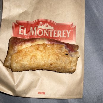 Toluca Mexican Grill - Cream cheese and raspberry chimichanga dessert - Mexican Near Me - Bellevue, Pennsylvania Toluca Mexican Grill - Cream cheese and raspberry chimichanga dessert - Mexican Near Me - Bellevue, Pennsylvania