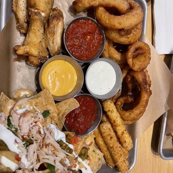 Buffalo Wild Wings - House Sampler - Chicken Wings Near Me - Glendale, California