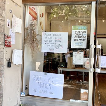 Lunchette - a sign in the window of a restaurant - Pizza Near Me - Petaluma, California Lunchette - a sign in the window of a restaurant - Pizza Near Me - Petaluma, California