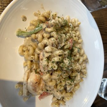 Zeke's Kitchen & Bar - Rasta pasta - New American Near Me - Smyrna, Georgia Zeke's Kitchen & Bar - Rasta pasta - New American Near Me - Smyrna, Georgia