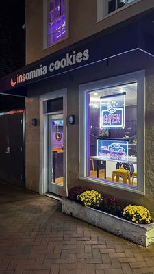 Insomnia Cookies by null