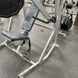 LA Fitness - WHAT NORMAL, RATIONAL PERSON DOES THIS?!?!? ALSO, POKEMON GO SUCKS!!!