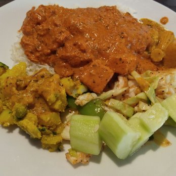 Himalayan Cafe - Various items from the buffet. - Indian Near Me - Renton, Washington
